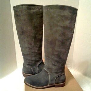 UGG Australia Women's 6.5M Tall Leather Boot